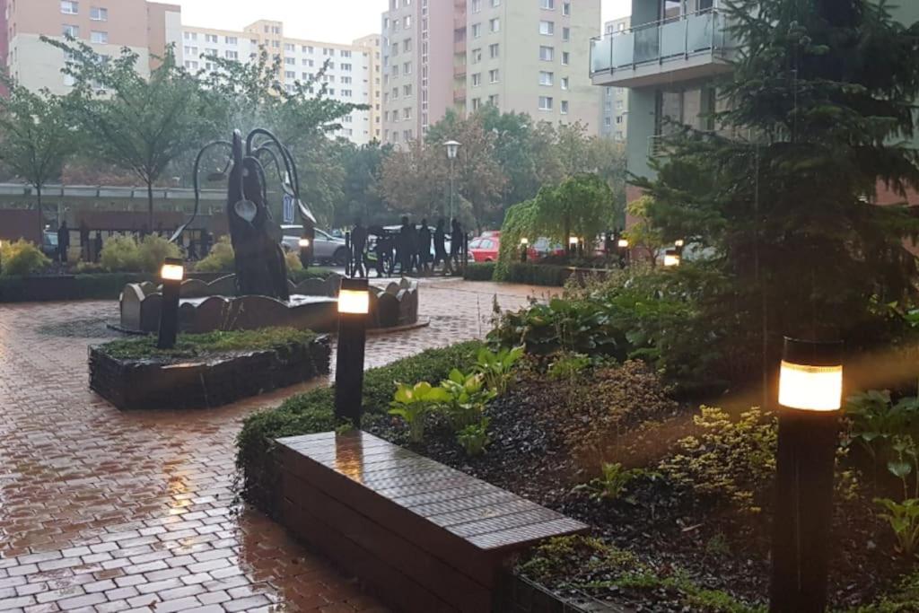 Great Tourist And Business Apartment บราติสลาวา ภายนอก รูปภาพ